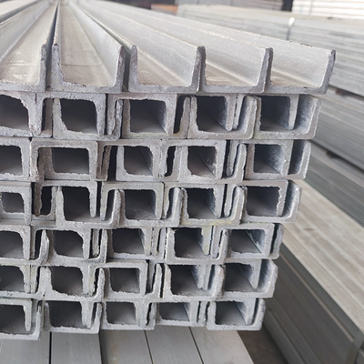 C / U-vorm Gegalvaniseerd stalen kanaal 50 * 50 mm stalen staaf GI-profiel voor autoframe